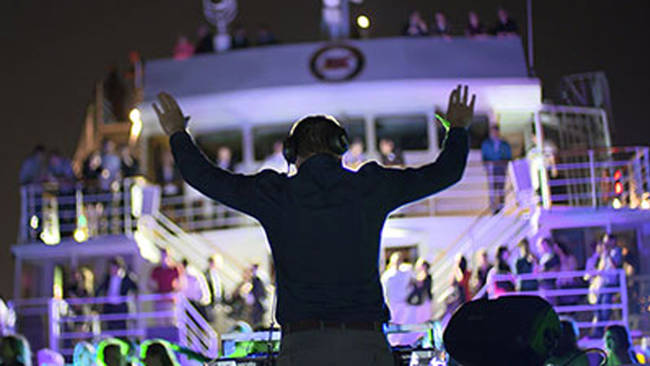 DJ sur le bateau