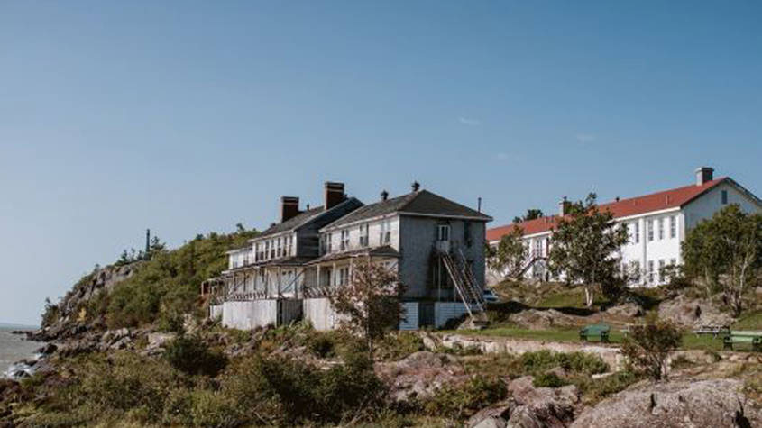  Building on Grosse Île