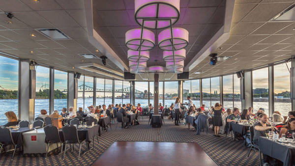 Dining room of the AML Cavalier Maxim