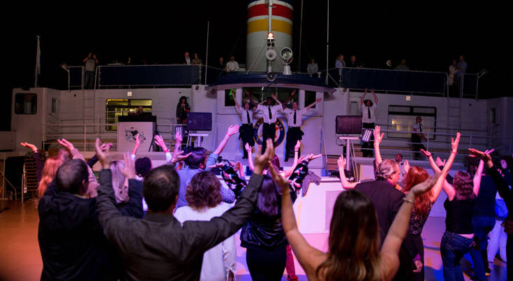  Outdoor dance floor