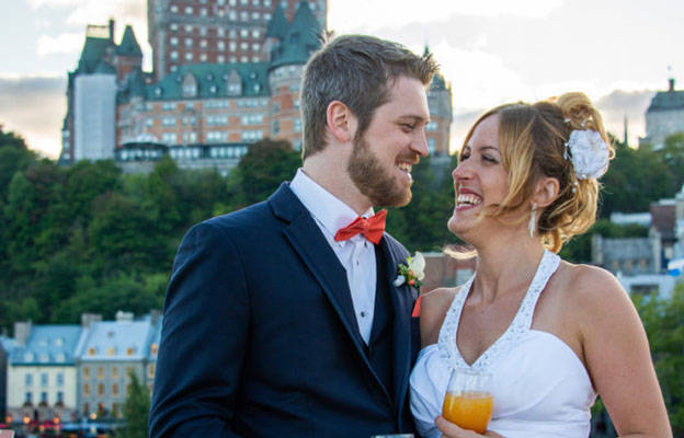 Couple se mariant sur le AML Louis Jolliet