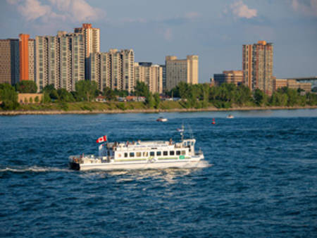 Shuttle in operation in Montreal