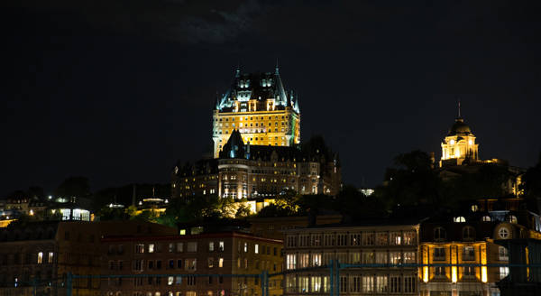  Château Frontenac illuminated at night