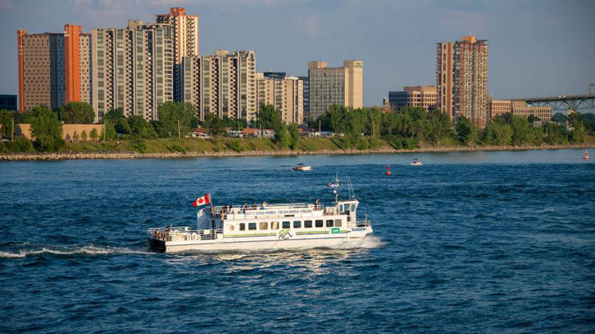  Maritime shuttles during the crossing